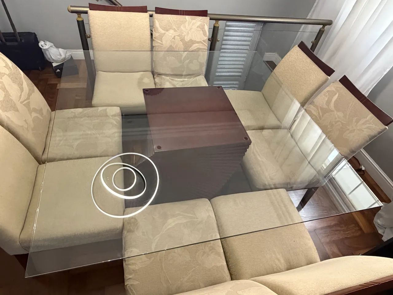 Mesa de Vidro temperado Quadrada com 8 cadeiras