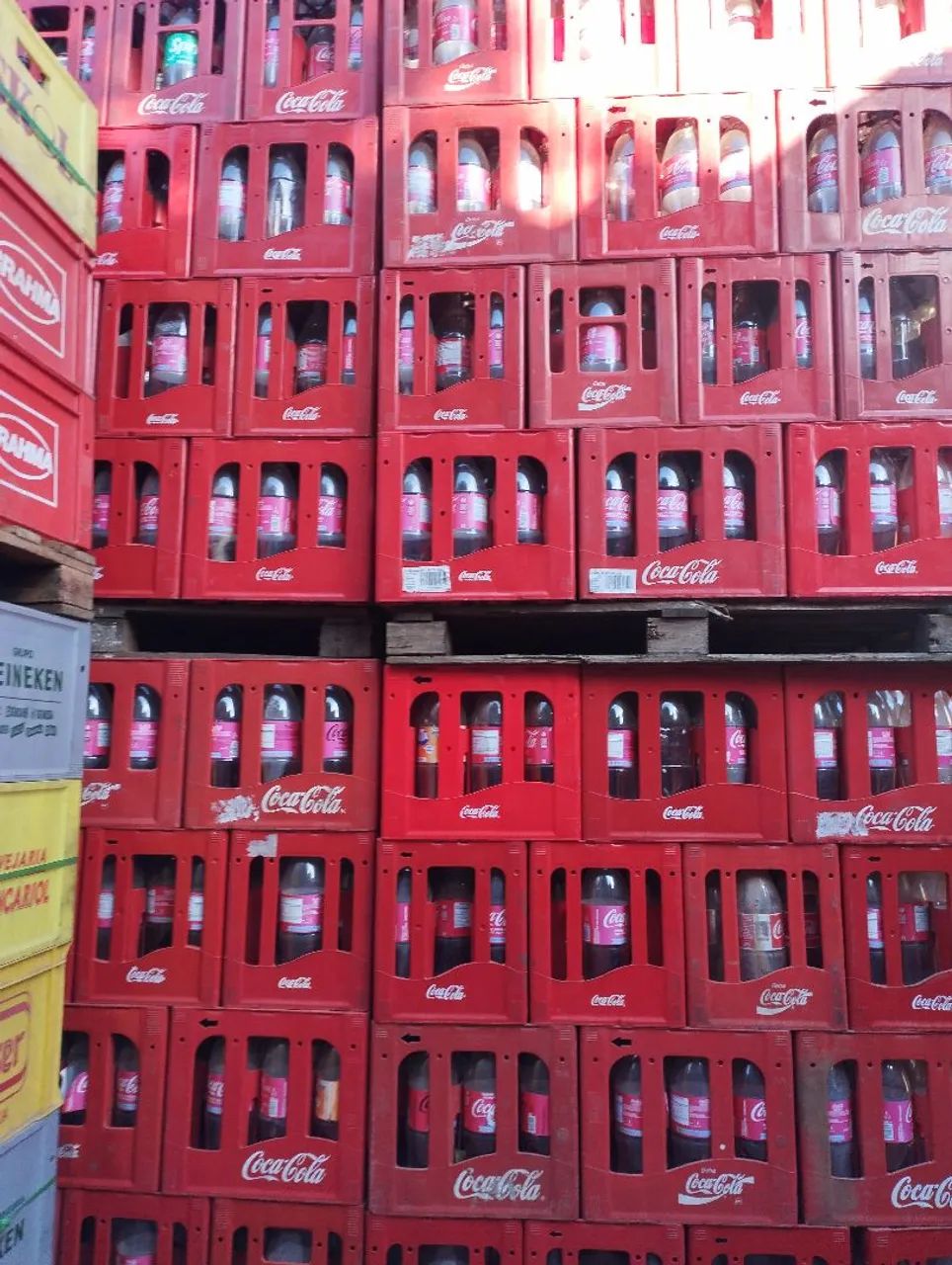 Vendo engradado de coca cola sem o líquido 