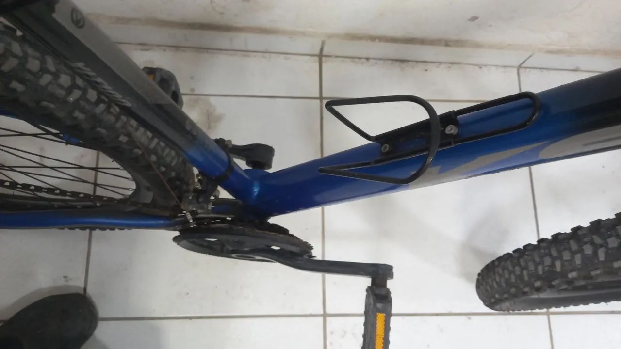 Bicicleta Aro 29 seminova (KSW) - Foto 4