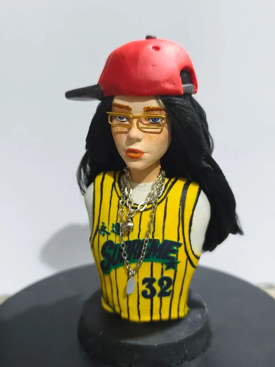 Billie Eilish - Lunch | Escultura Artesanal Exclusiva - Foto 3