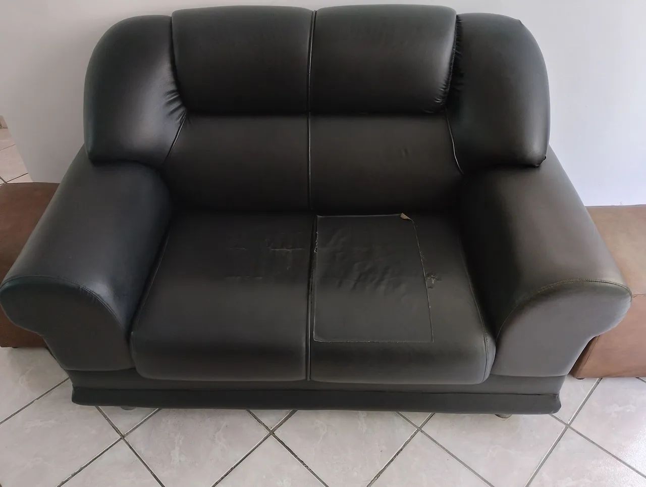 Sofa, 2 puffs, Criado mudo