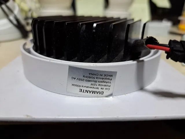 Vendo 01 Spot Duplo de Embutir e 03 Spots Quadrado Monobloco LED COB Diamante 12W - Foto 6