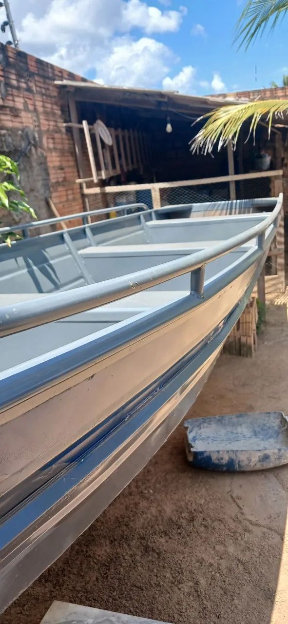 VENDE-SE CANOA DE ALUMÍNIO - BORDADO BAIXO - Foto 4