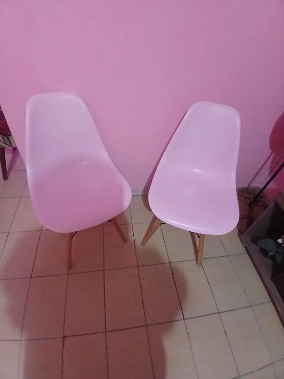 Cadeiras rosa para recepção e ambientes. - Foto 2