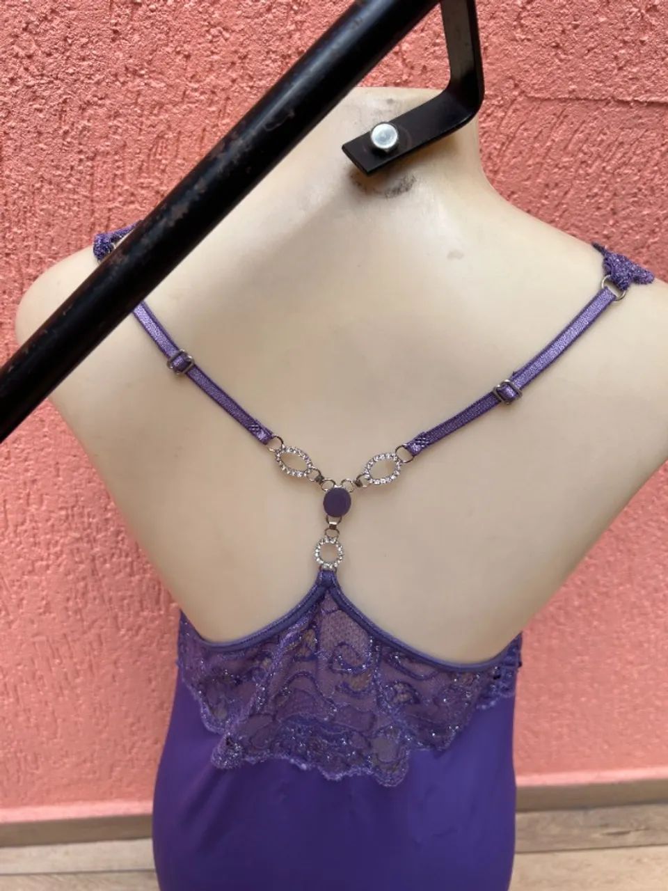 Camisola Roxa Dressy com Renda e Strass - Praticamente Nova - Foto 3