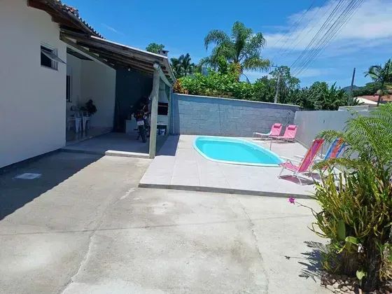 Uma Linda casa para venda com 100 metros quadrados com 3 quartos