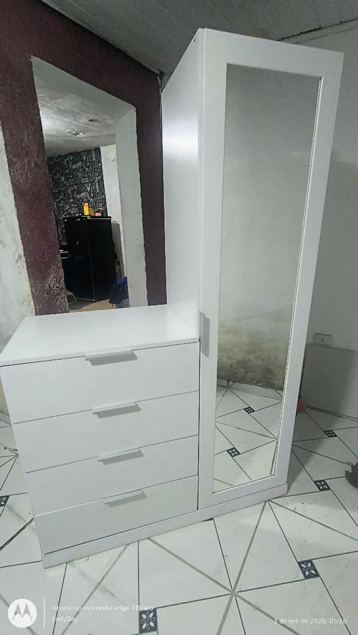 Cômoda com espelho lateral e sapateira 