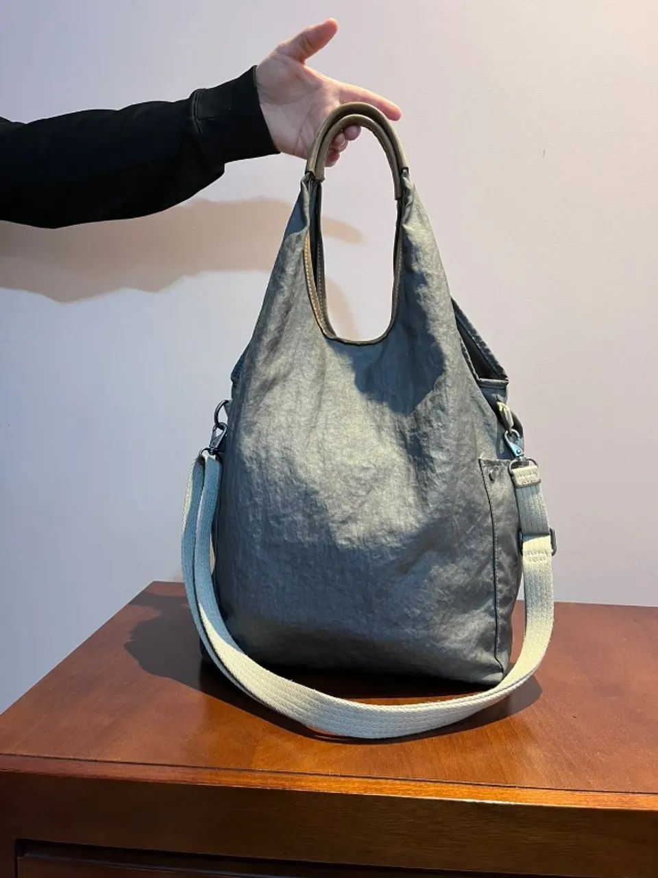 bolsa de ombro kipling cinza - Foto 3