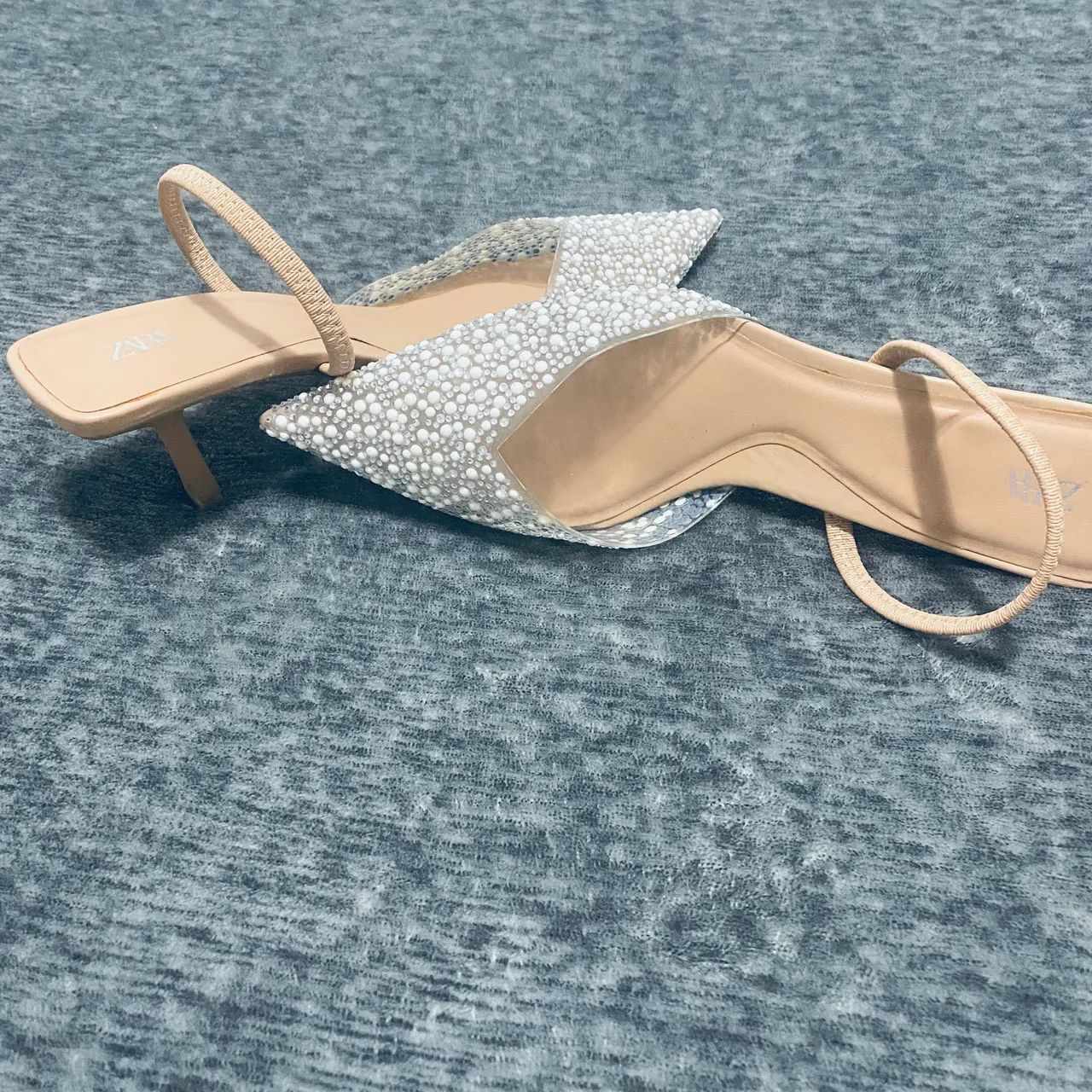 Scarpin Schutz e Zara
