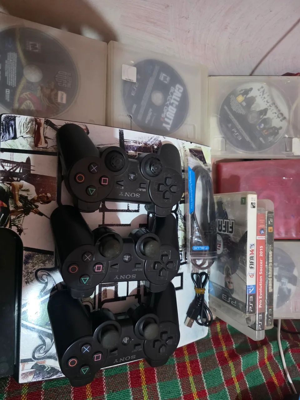 PlayStation 3 com 3 controles e vários jogos - Foto 5