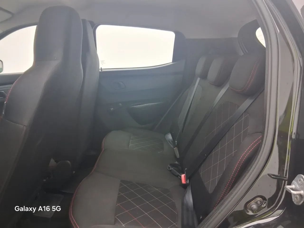 Renault Kwid 1.0 Zen, foto 17 de 18