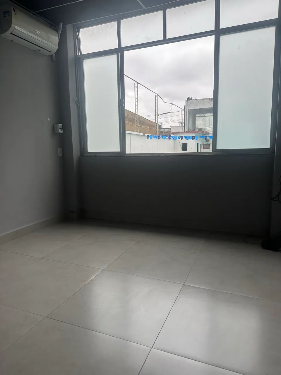 Alugo sala em centro comercial  - Foto 2