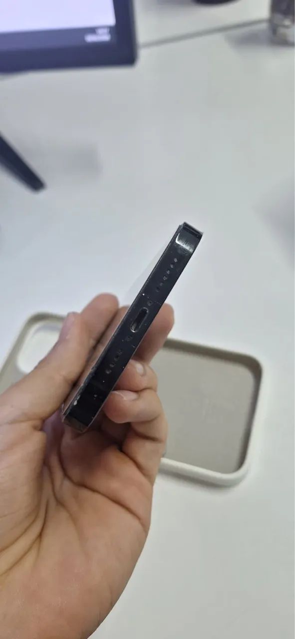 IPHONE 14 PRO MAX; 128GB; BATERIA 82%; FUNDO TRINCADO - Celulares