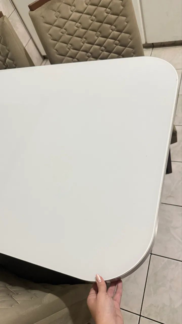 Mesa grande com 4 cadeiras semi nova  - Foto 3