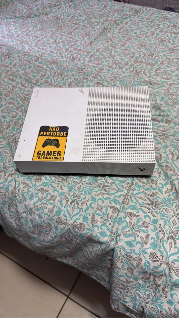 Xbox one s com defeito hdmi queimado sem hd