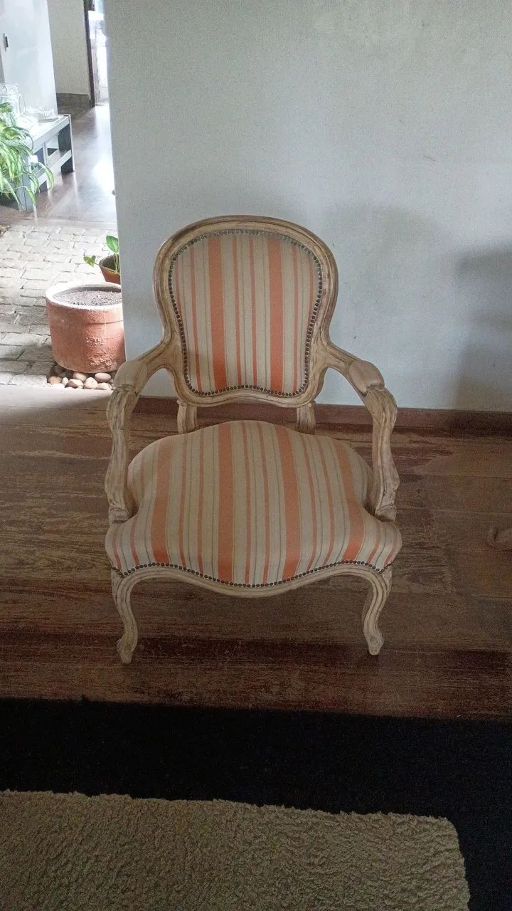Par de Cadeiras Estilo Luís XV  - Foto 2
