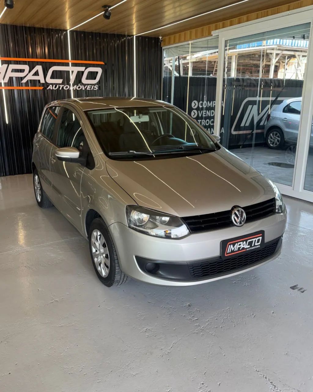 Volkswagen Fox 1.6 MI Total Flex 8V 5P 2013 - Foto 3