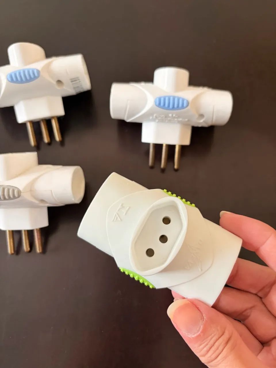 Kit com 4 adaptadores de tomada - Foto 4
