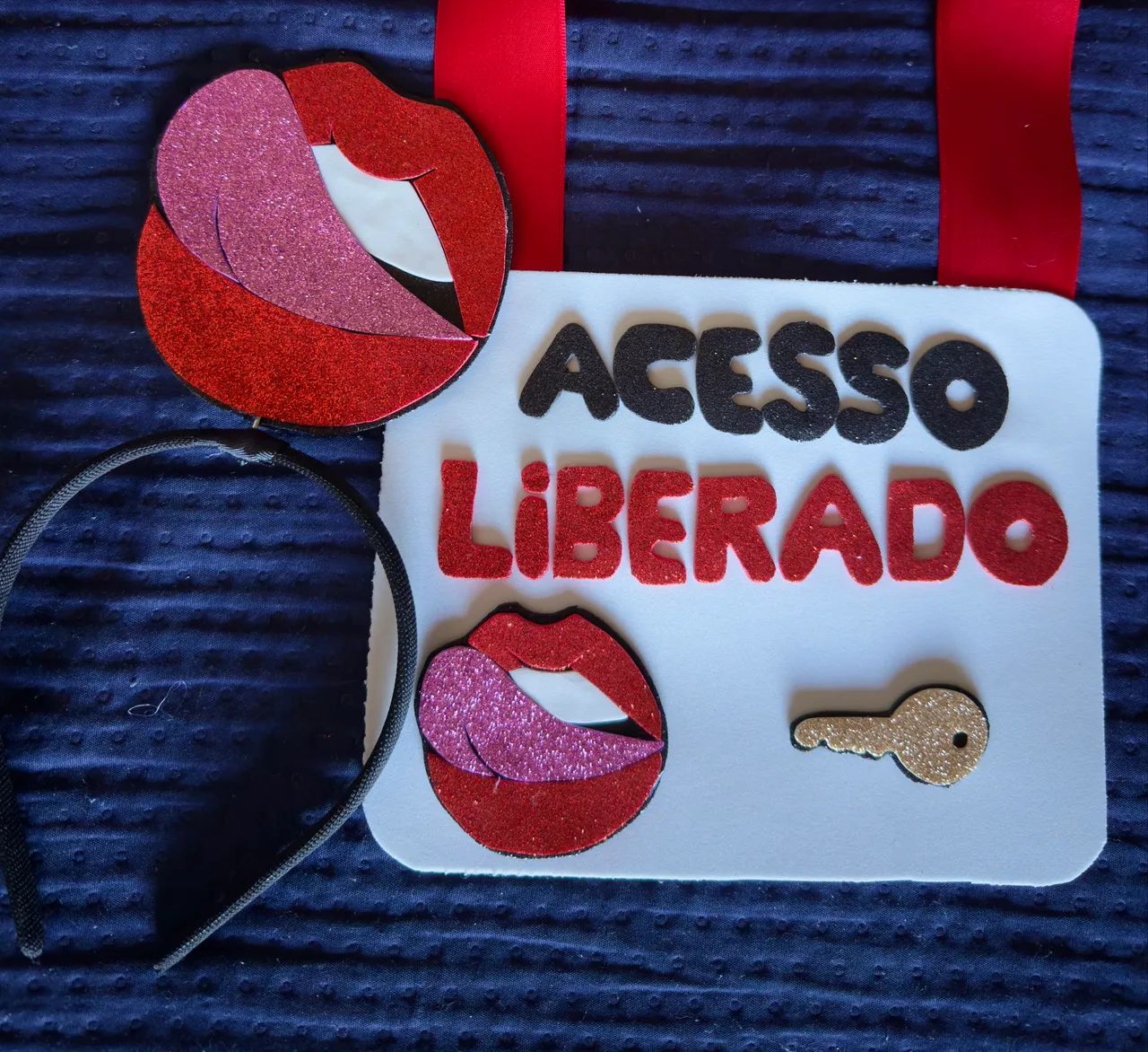 Kit tiara e placa de carnaval 