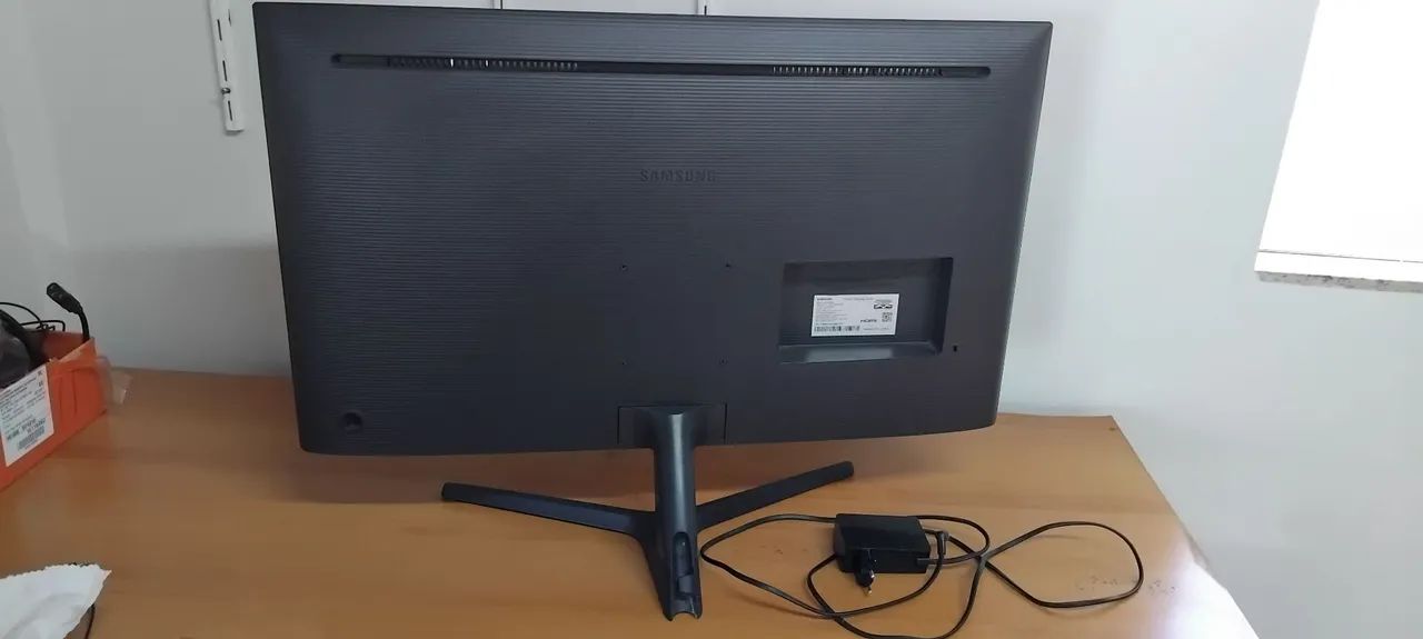 Vendo monitor de computador Samsung 4K de 32 polegadas excelente, seminovo - Foto 2