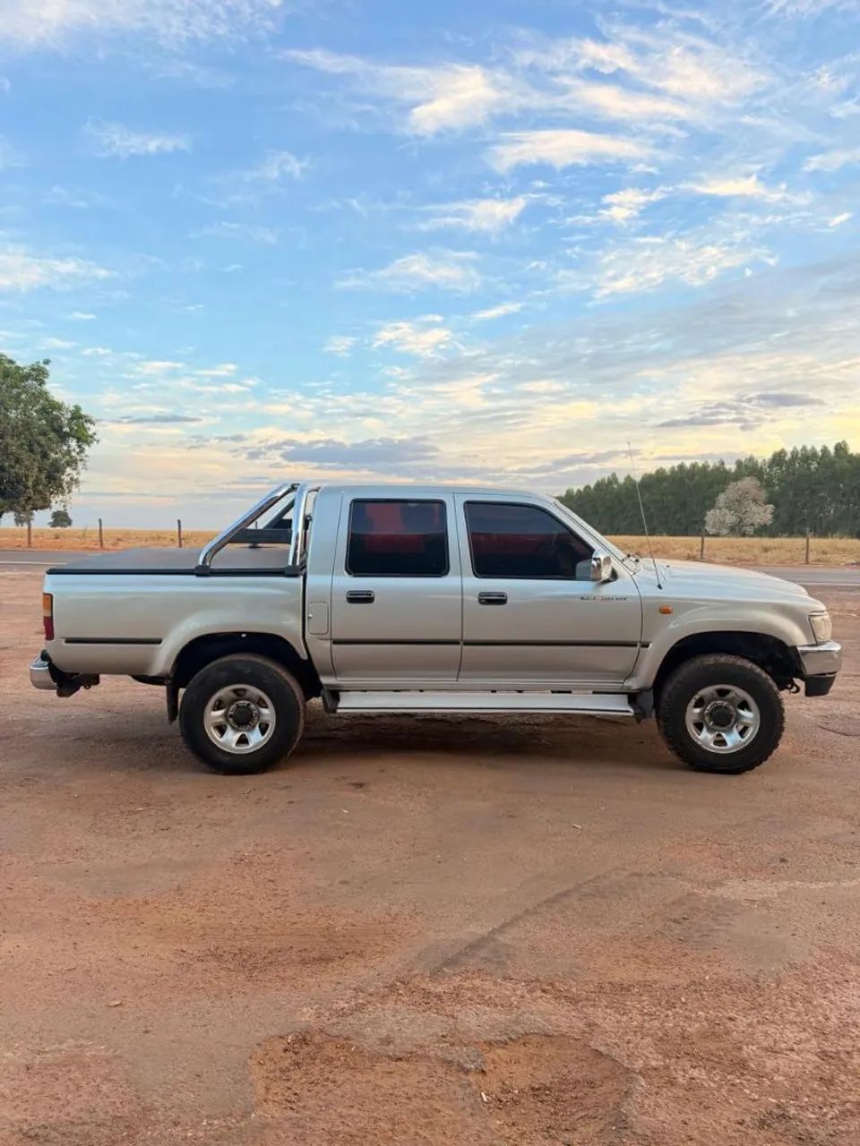 Toyota Hilux Hilux CD SRV 4x2 3.0 8V 90cv Diesel 2004
