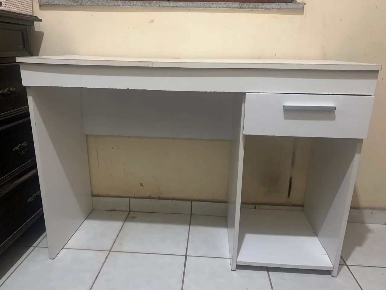 Escrivaninha branca 