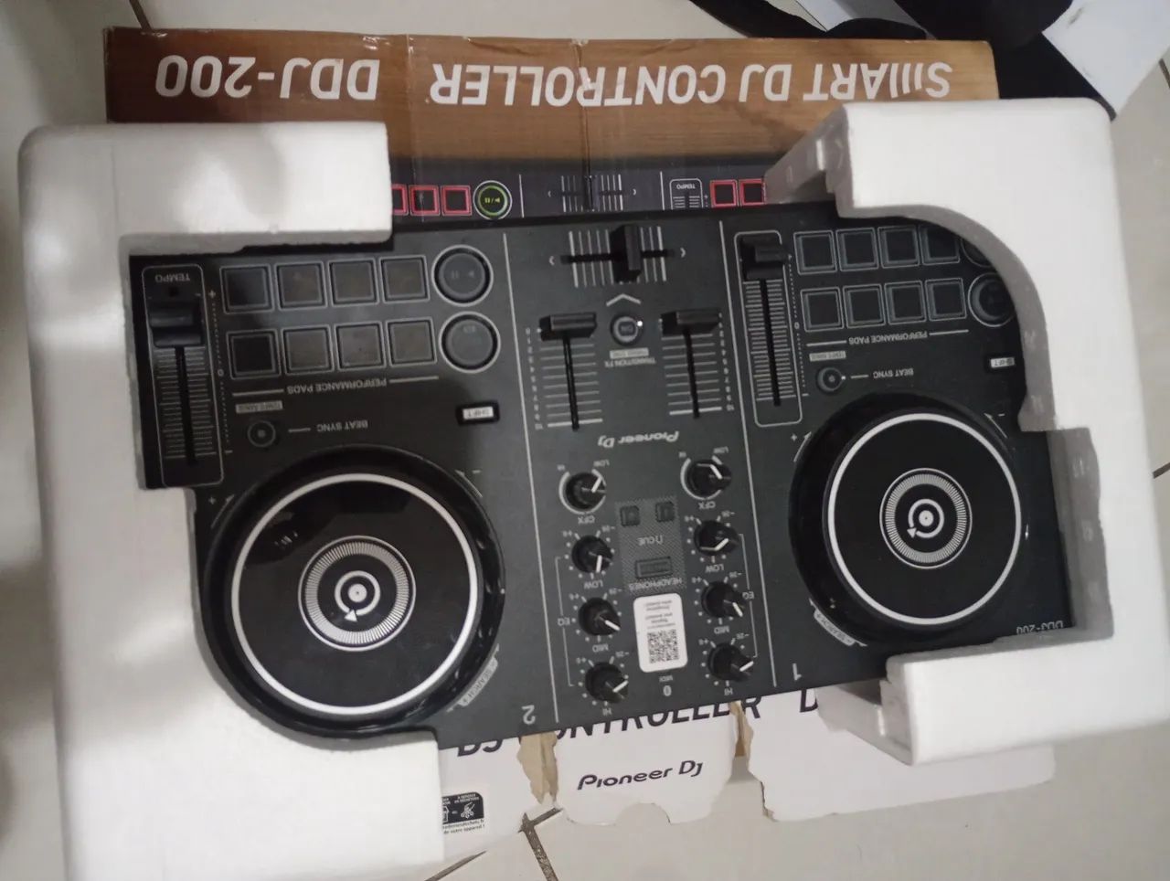Vendo controladora e uma mesa de Dj - Foto 2