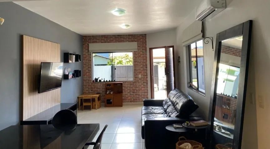 CASA MOBILIADA A POUCOS PASSOS DA PRAIA DO CAMPECHE | 2 SUÍTES | DECK E ESPAÇO GOURMET - Foto 4