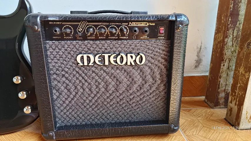 Amplificador Meteoro Nitrous 15