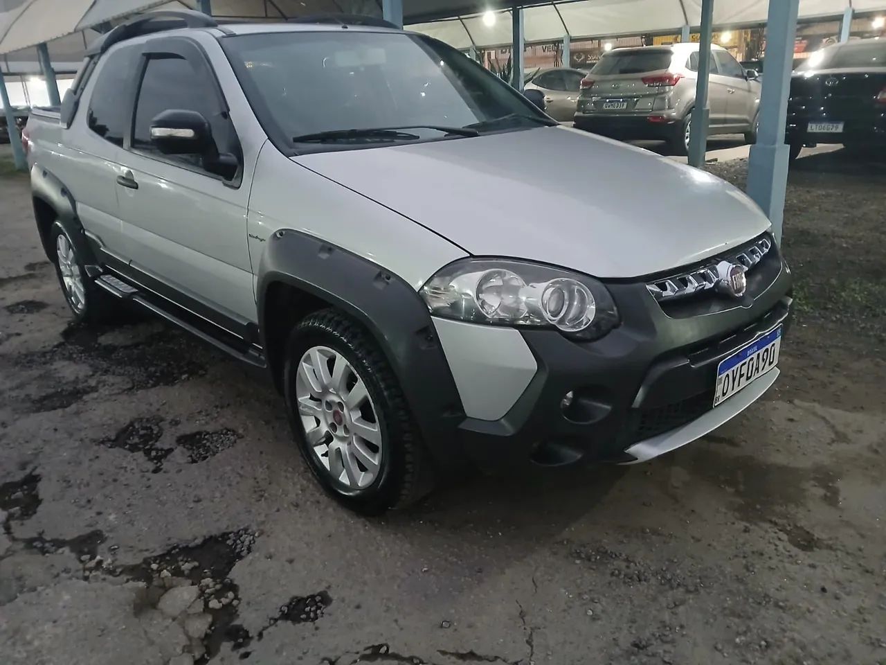 Fiat Strada Adv.1.8 16V Dualogic Flex CD 2014 - Foto 2