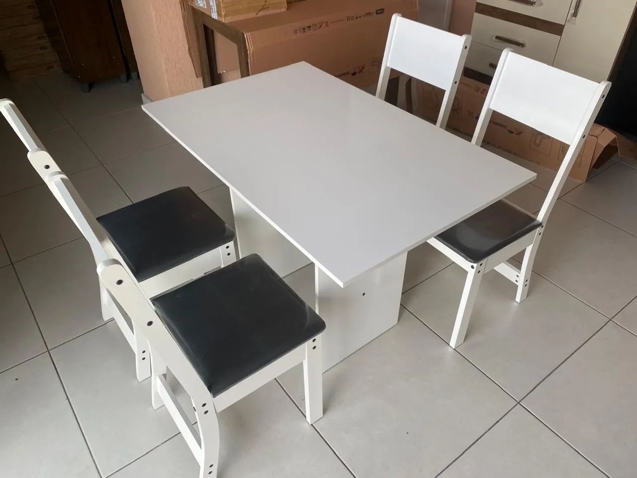 Mesa com 4 cadeiras - entrego hoje  - Foto 2