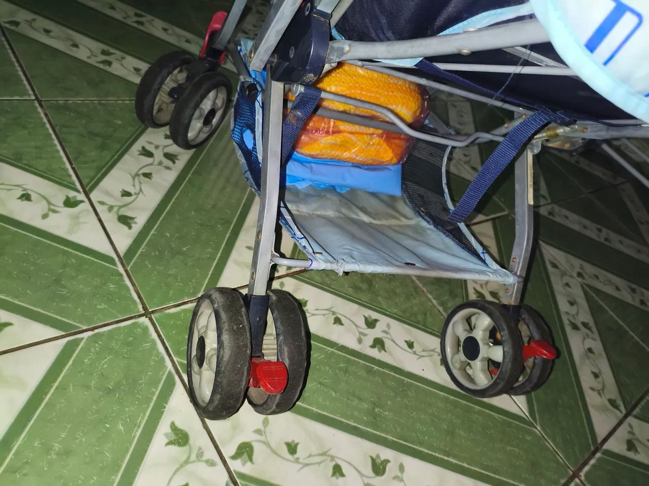 Carrinho de bebê usado  - Foto 4