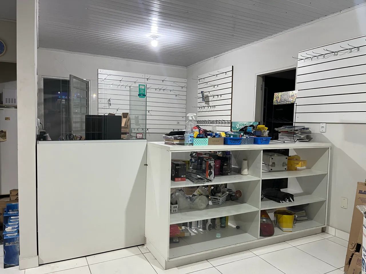 Vende-se balcão para comércio todo em mdf