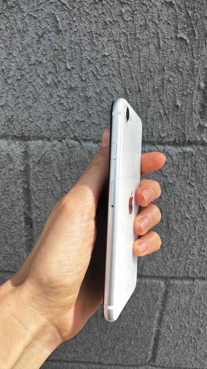 Celular IPhone SE 64gb 11 - Foto 2
