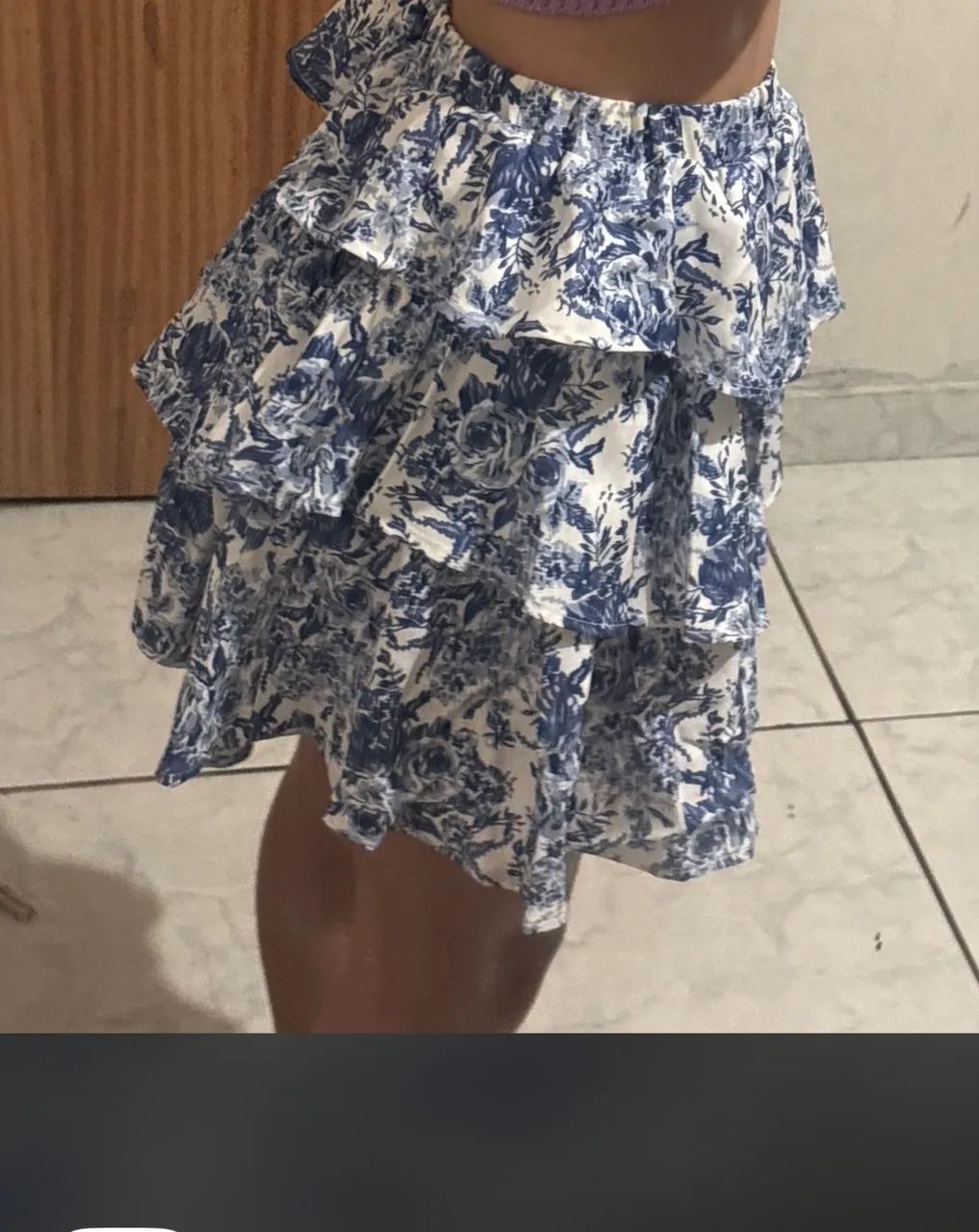 saia floral azul e branca - Foto 2