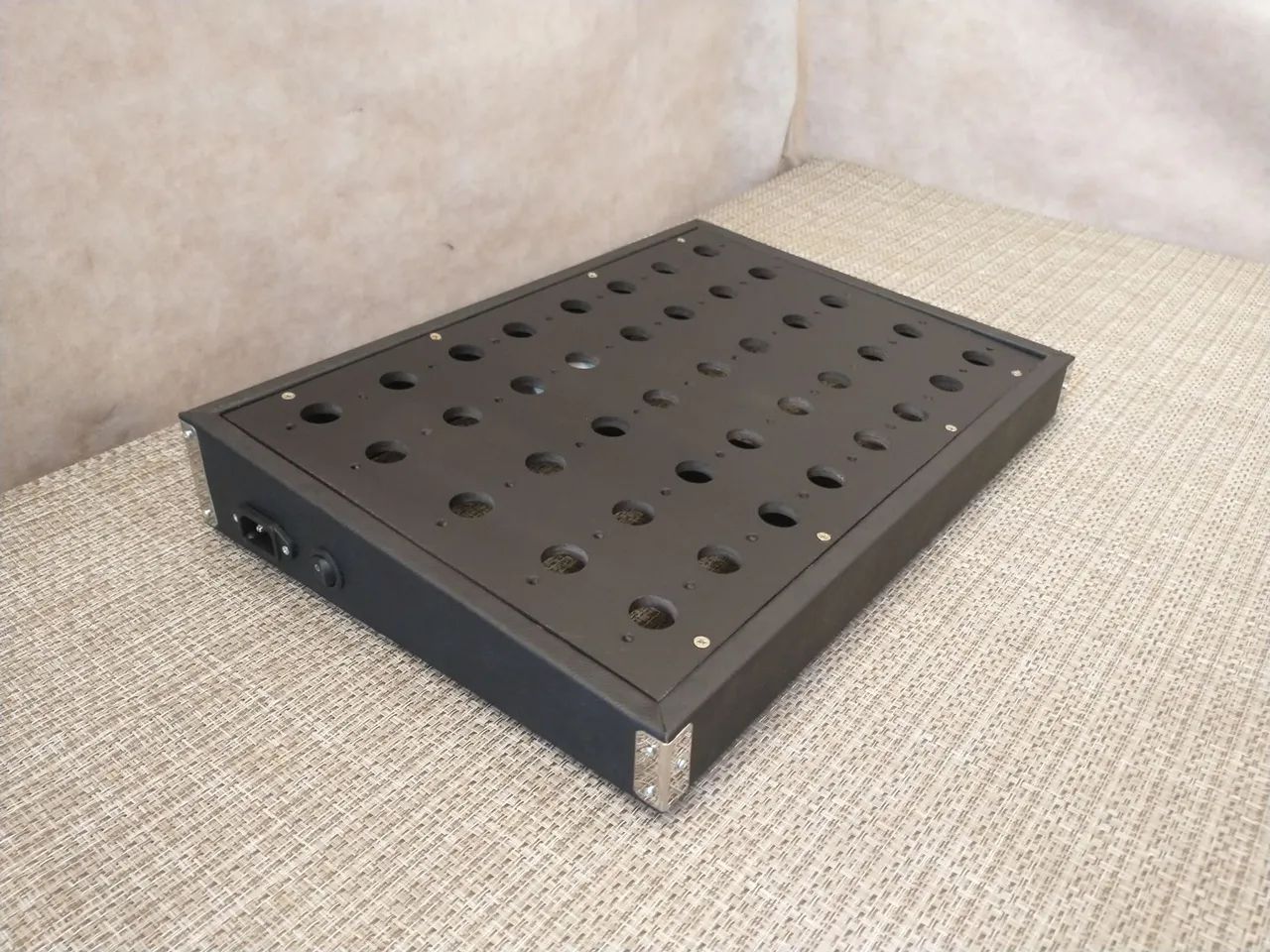 Pedalboard 50cmx25cm com elétrica  - Foto 2