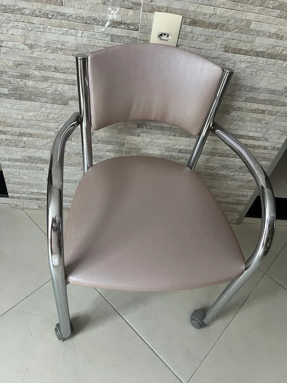 Cadeira com rodinha para bancada 