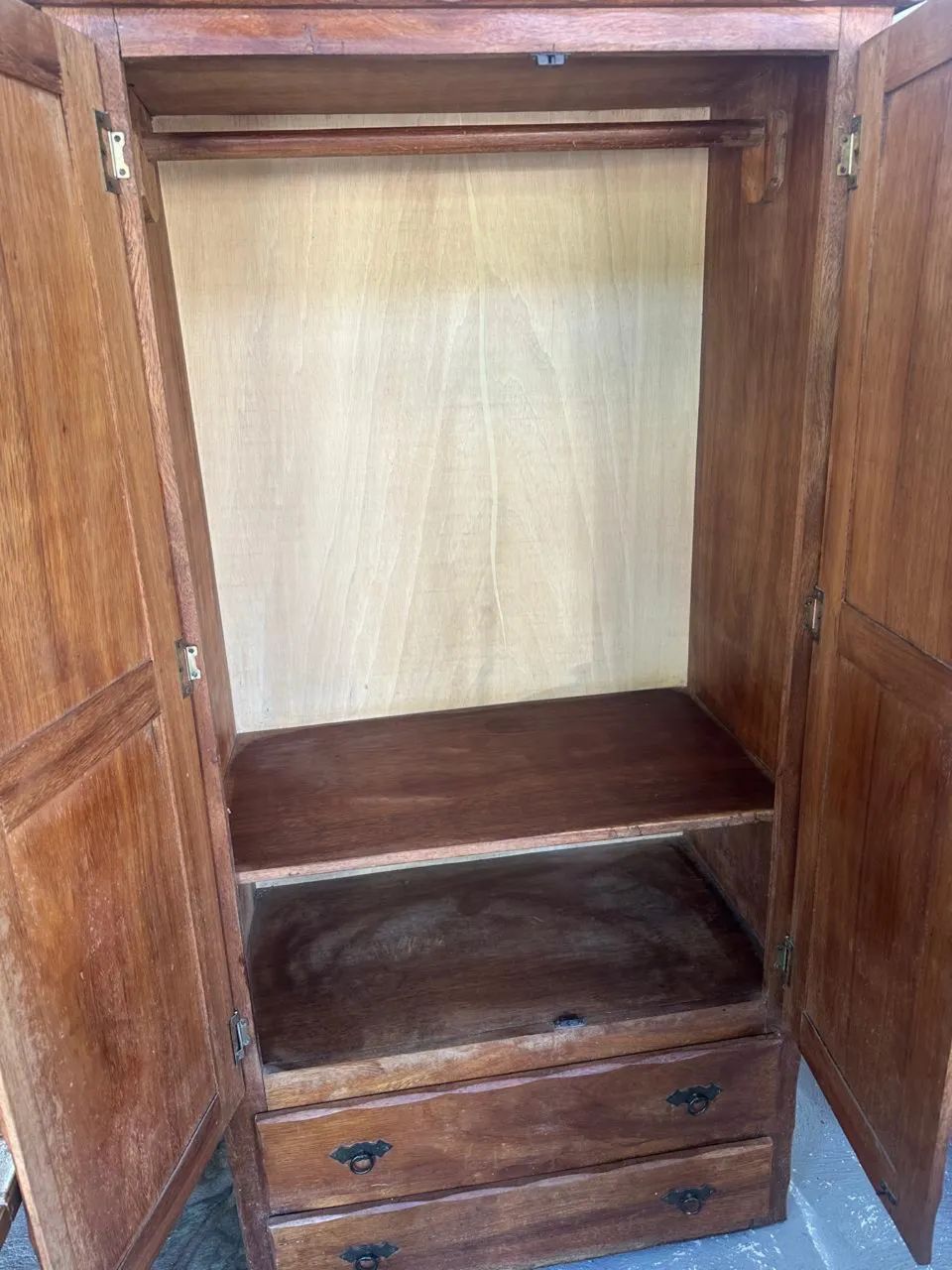 Guarda roupas de Madeira Maciça 2 portas - Foto 3