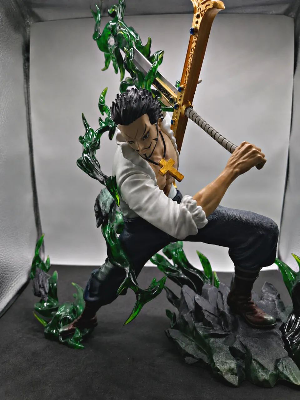 Dracule Mihawk 35cm - One Piece Figure Colecionável - Foto 2