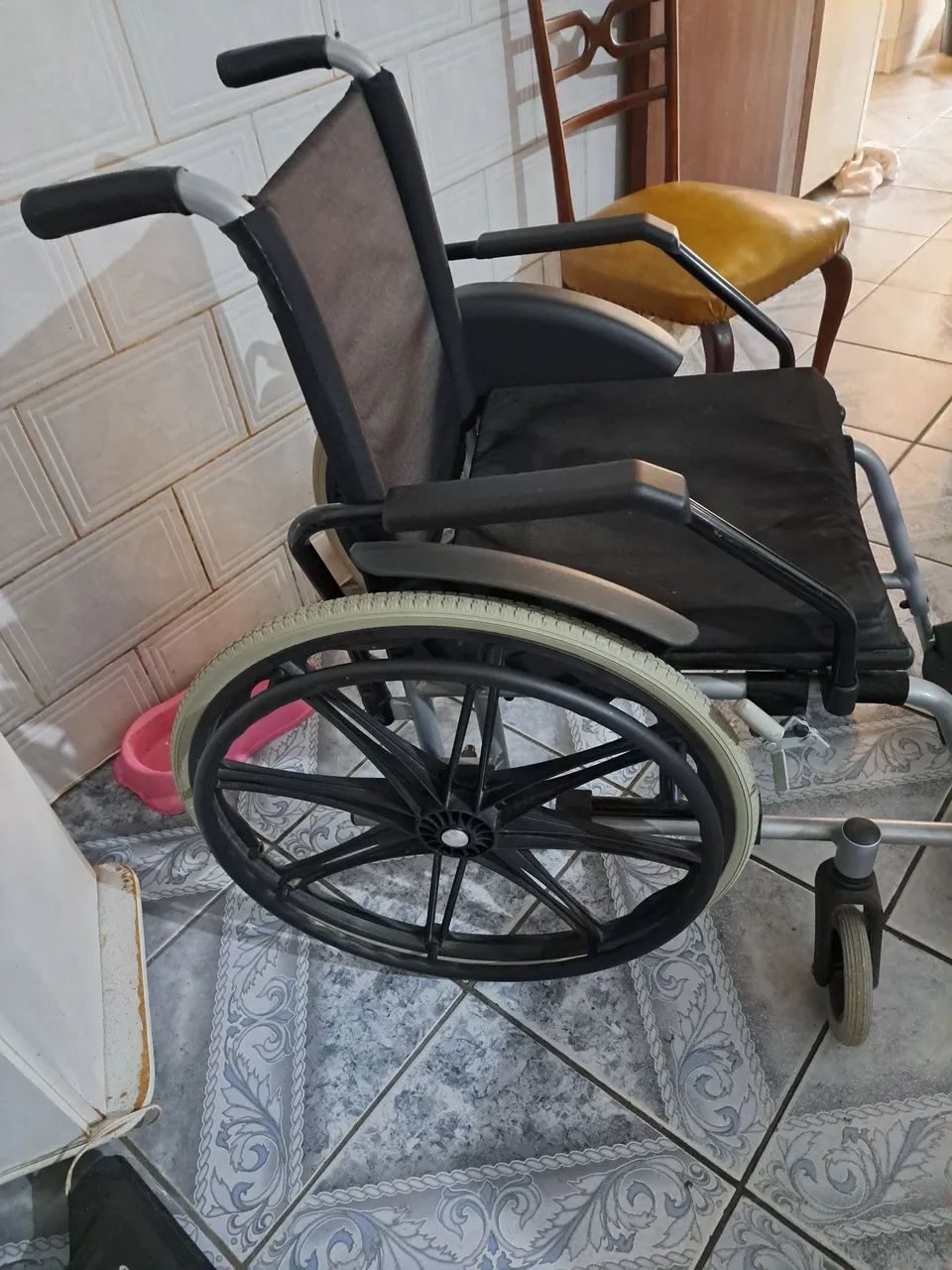 Vendo cadeira de rodas