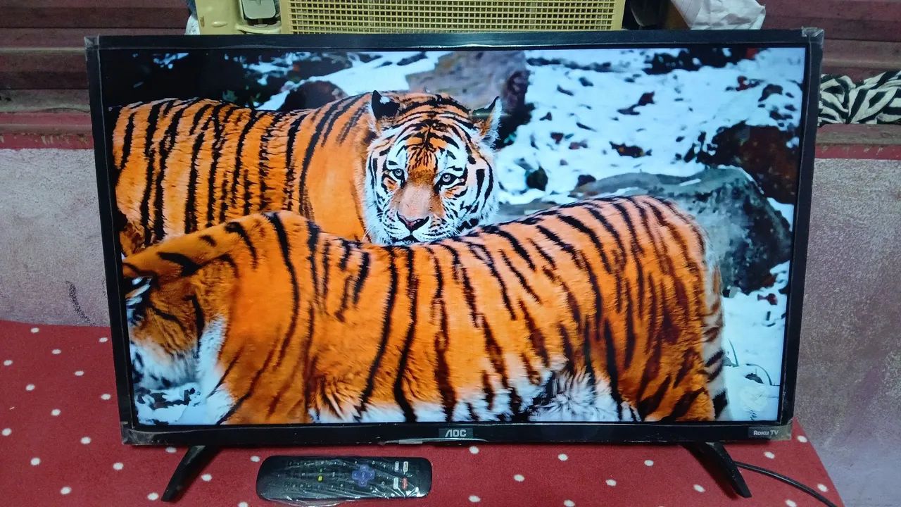 Vendo tv aoc roku 32 polegadas smart valor 650 Zap *87 - Foto 4