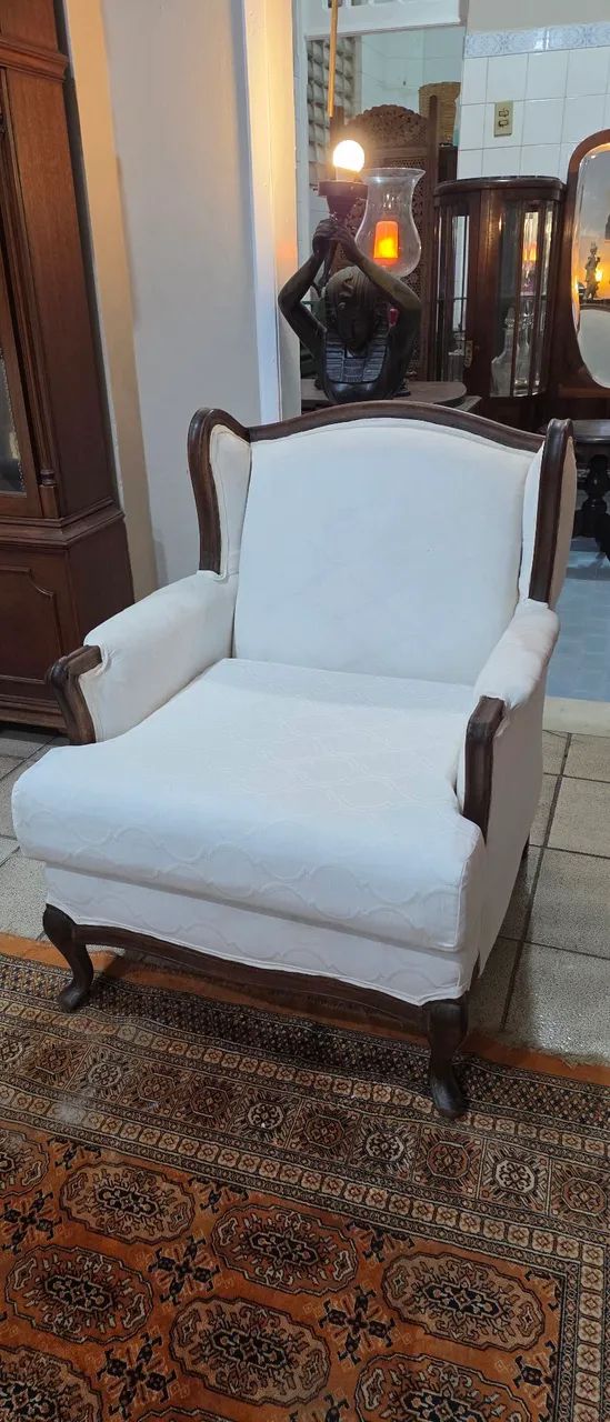 Móveis antigos, conjunto clássico sofa, poltronas e mesa de centro  - Foto 4