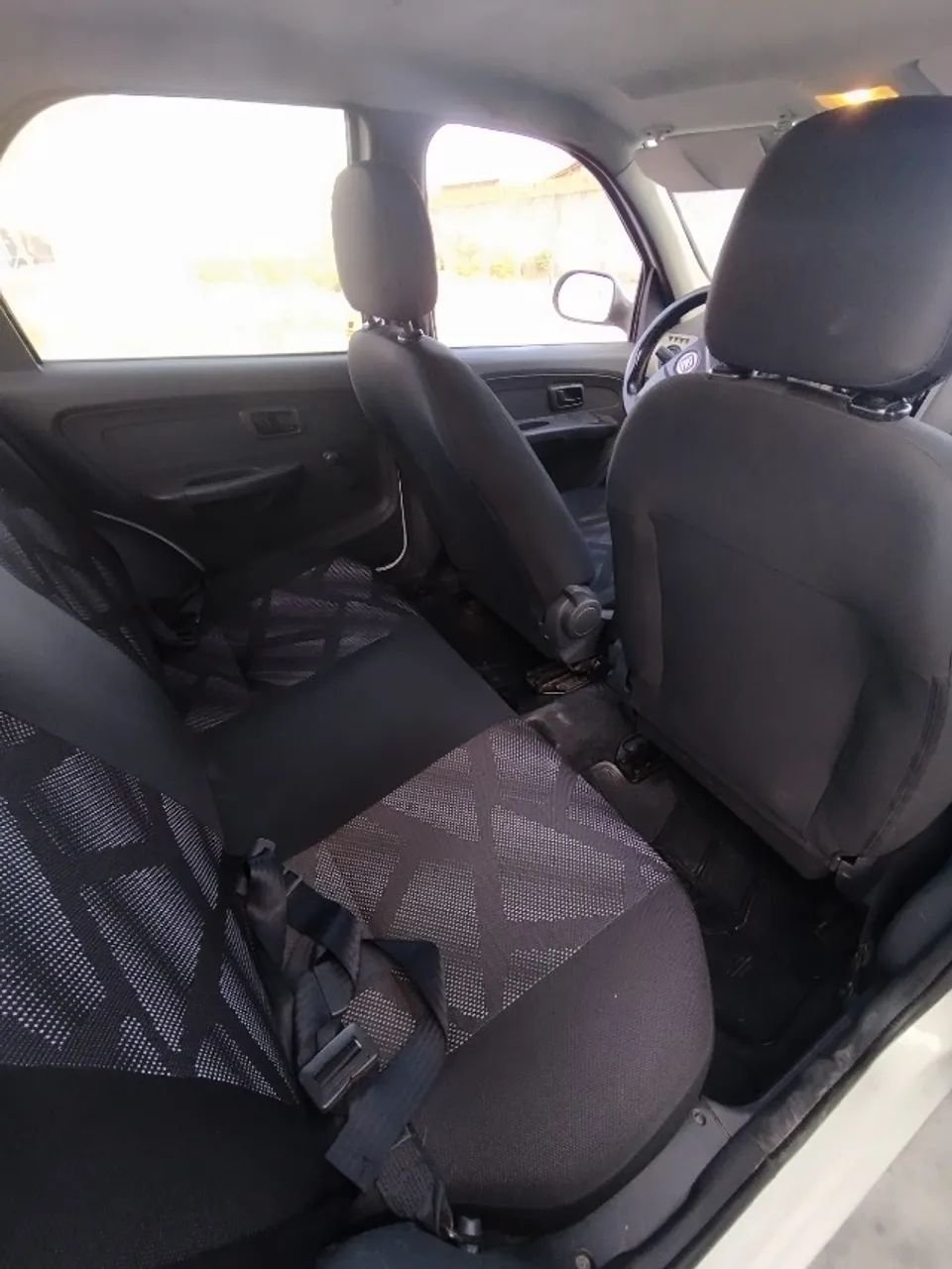 Fiat Palio Celebration 1.0 Fire Flex 8V 4P 2015 - Foto 5