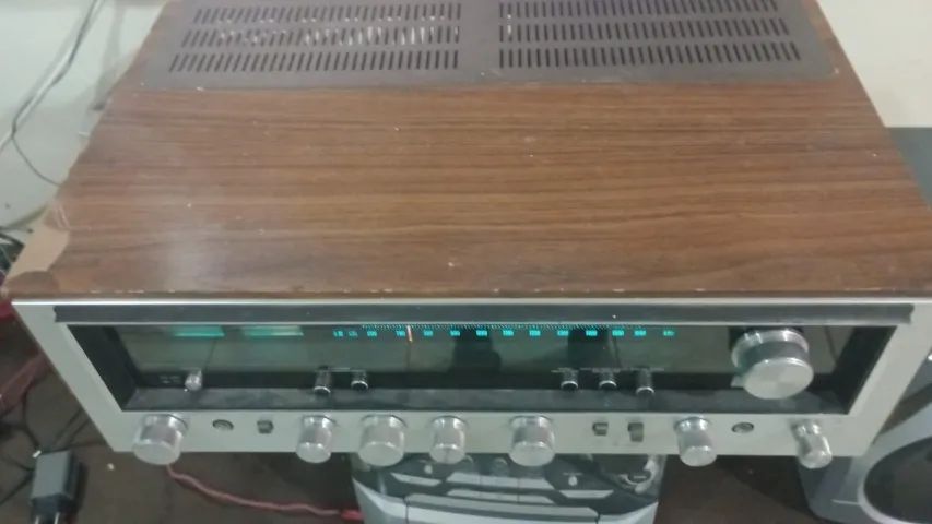 Receiver Sansui modelo 6060