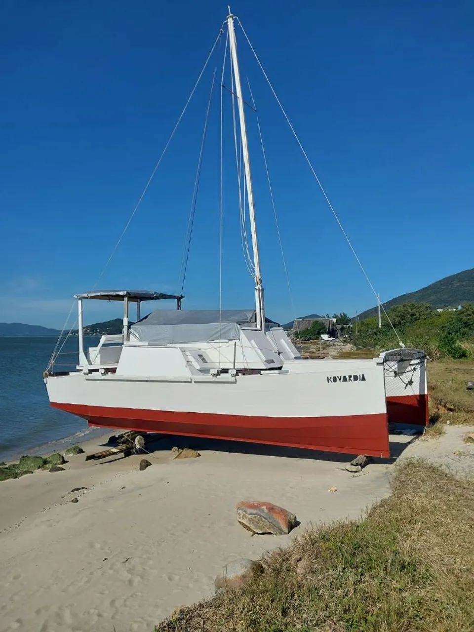Catamarã Artesanal 28 pes (navegação costeira)