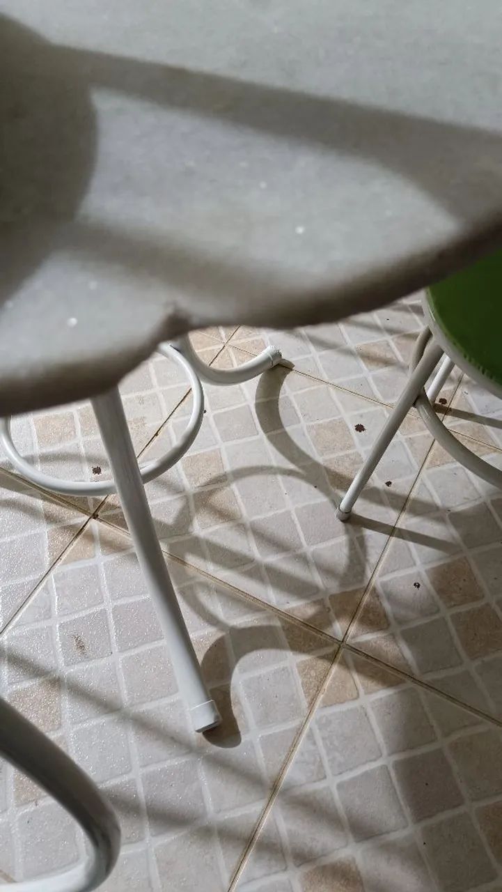 Mesa com cadeiras  - Foto 2