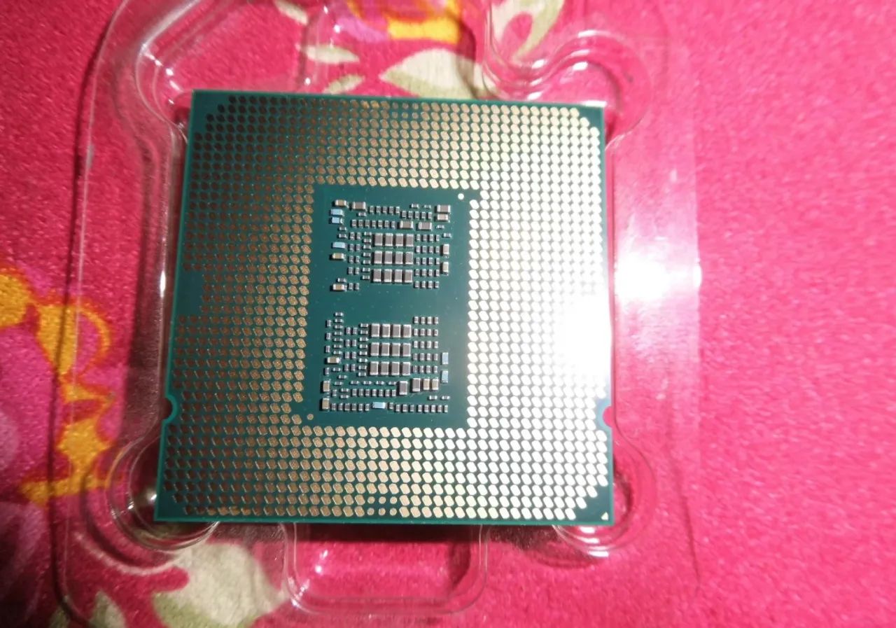 Kit  Maximus Hero XII + i7 10700KF 3.8 - 5.1GHz - Foto 5