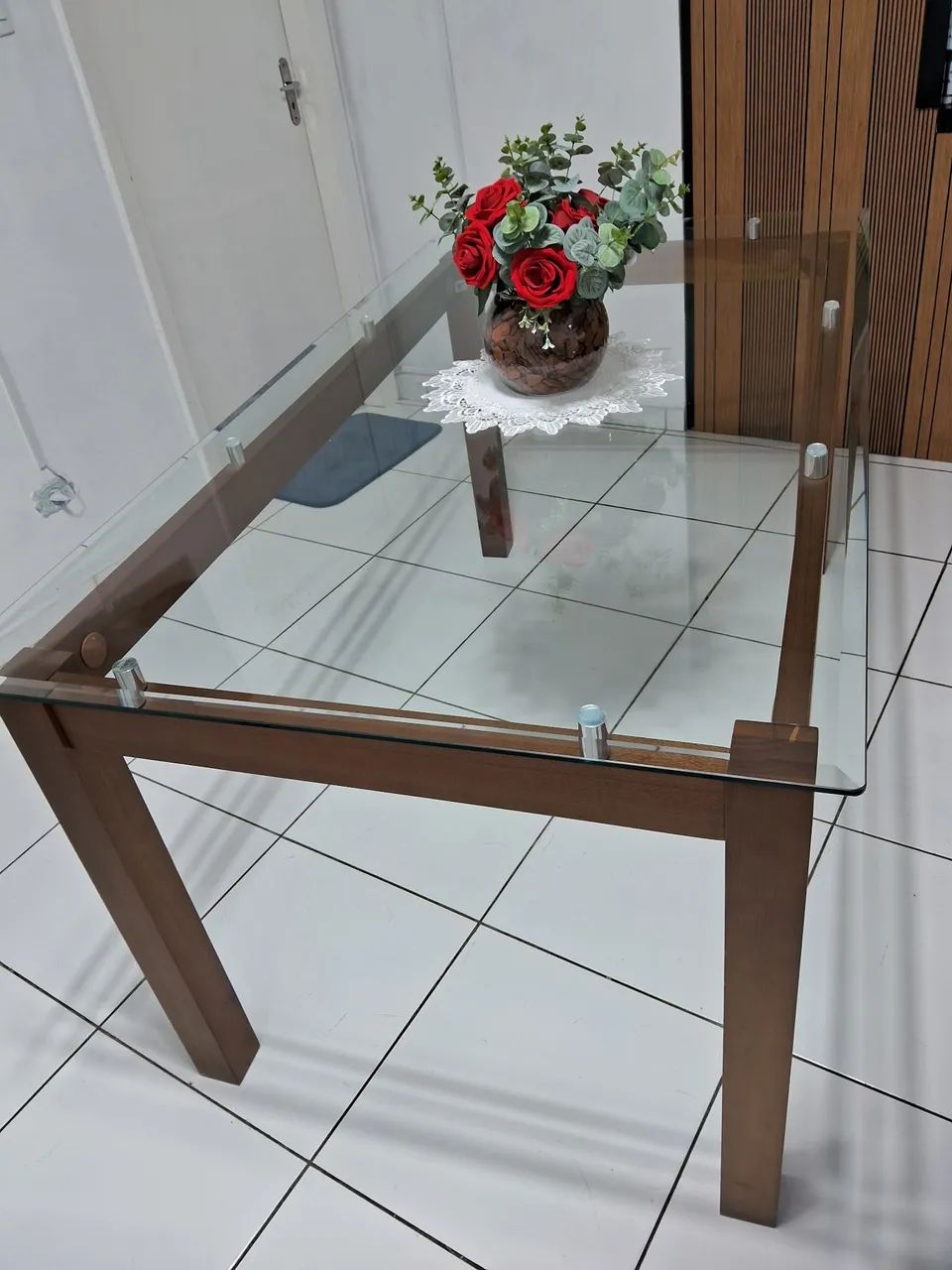 Vendo mesa com tampo de vidro - Foto 2