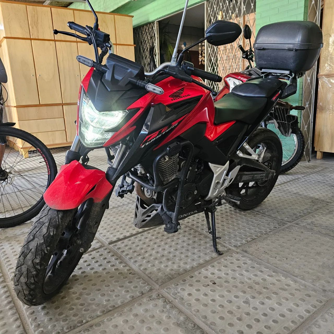 Moto excelente e conservada cb300 - Foto 4