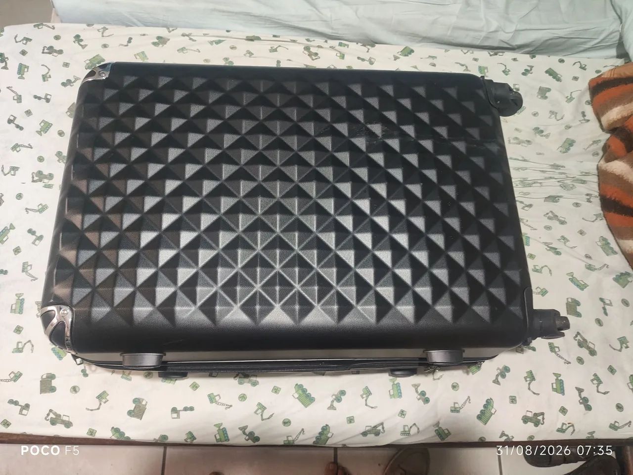 Mala para viagem preta R$:300,00 - Foto 3
